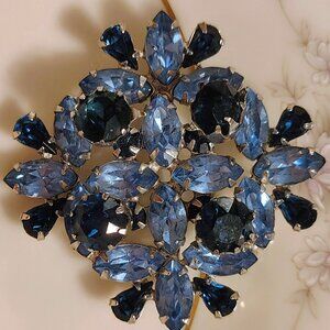 VTG 60s Rhinestone Shades of Icy Blue Brooch Silver Tone Snowflake Navette